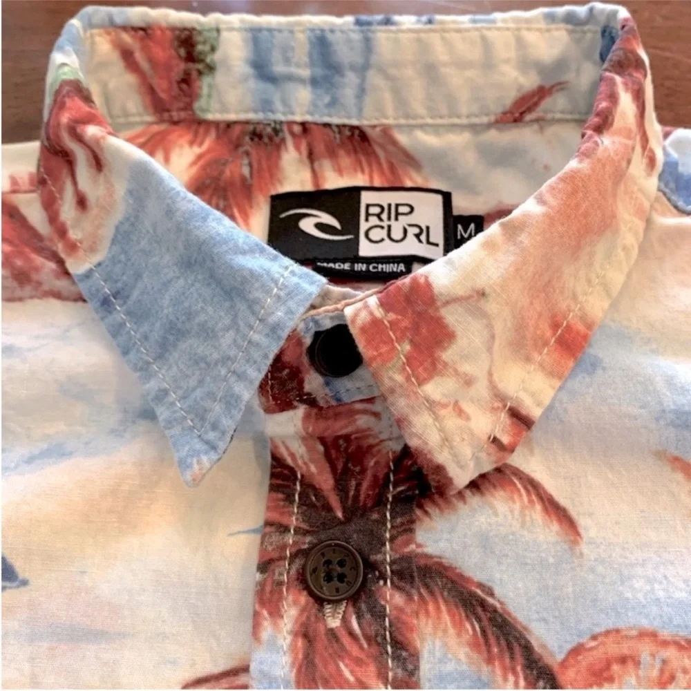 Rip Curl Short Sleeve Button Down Shirt Tropical Palm Tree Ocean Print